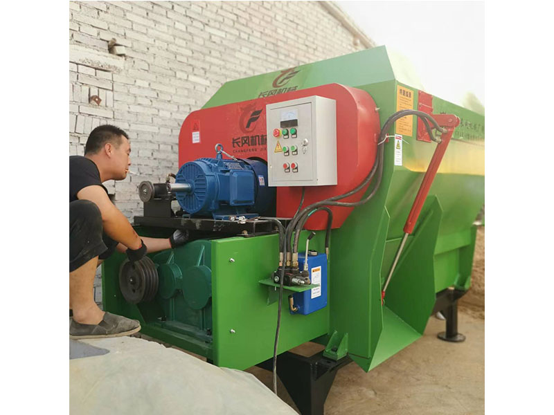 TMR全日糧機 牛羊拌草機